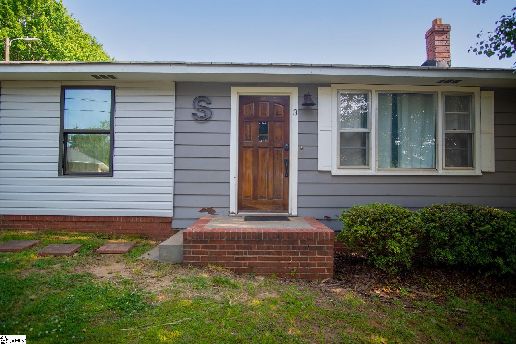 Property image 1 at 3 Blue Mountain Drive, Greenville, SC 29617-1301