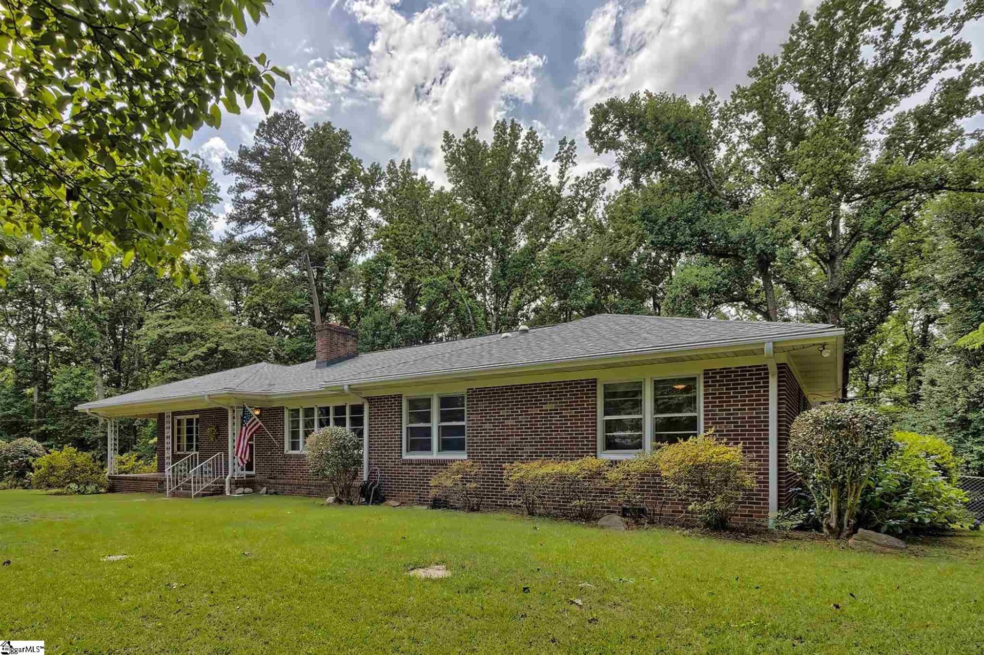 Property image 1 at 114 Dalewood Drive, Simpsonville, SC 29681-6005