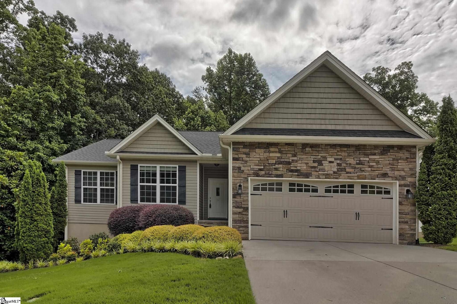 Property image 1 at 5 Ledge Run Court, Greenville, SC 29617