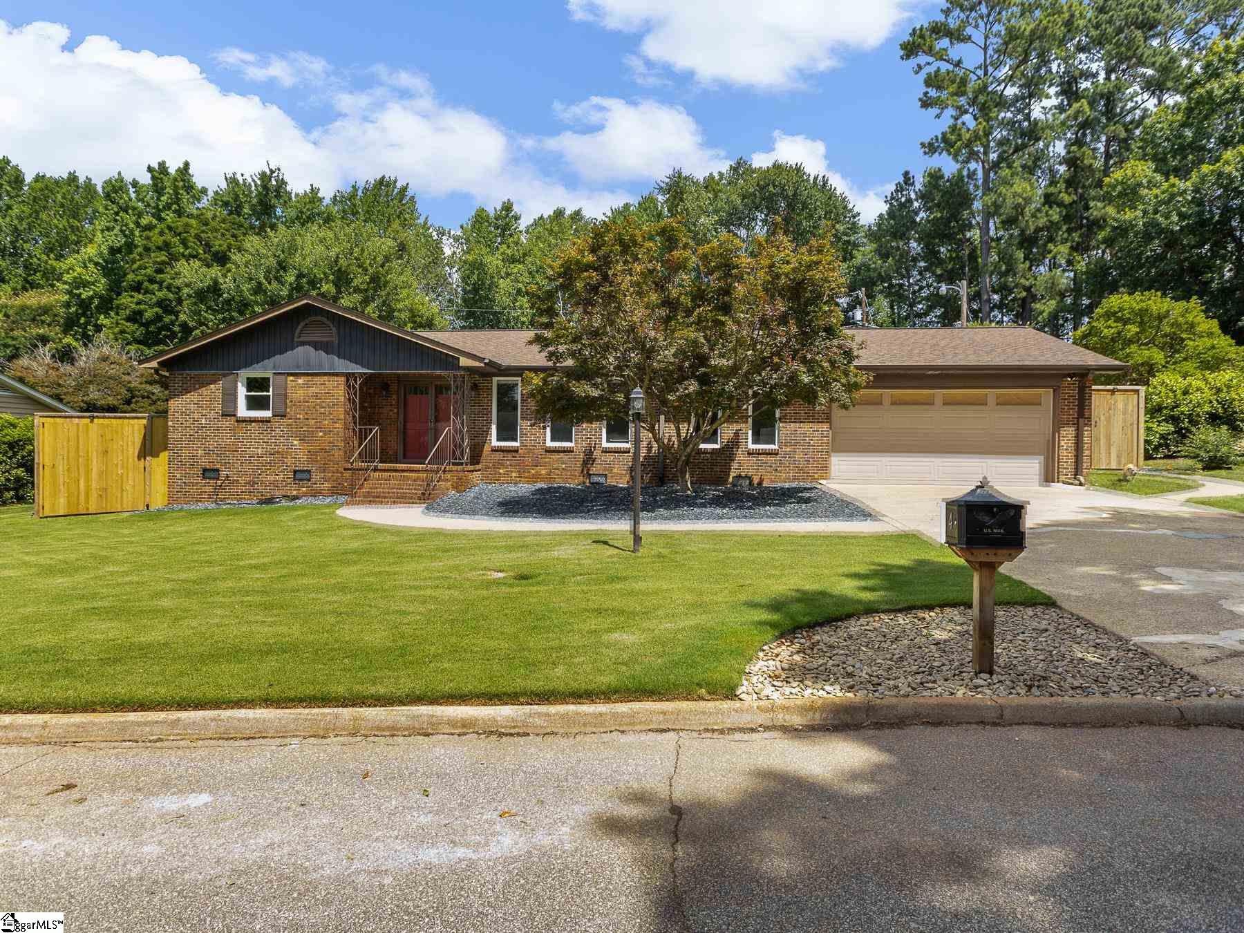 Property image 1 at 4 Broomfield Drive, Greenville, SC 29617