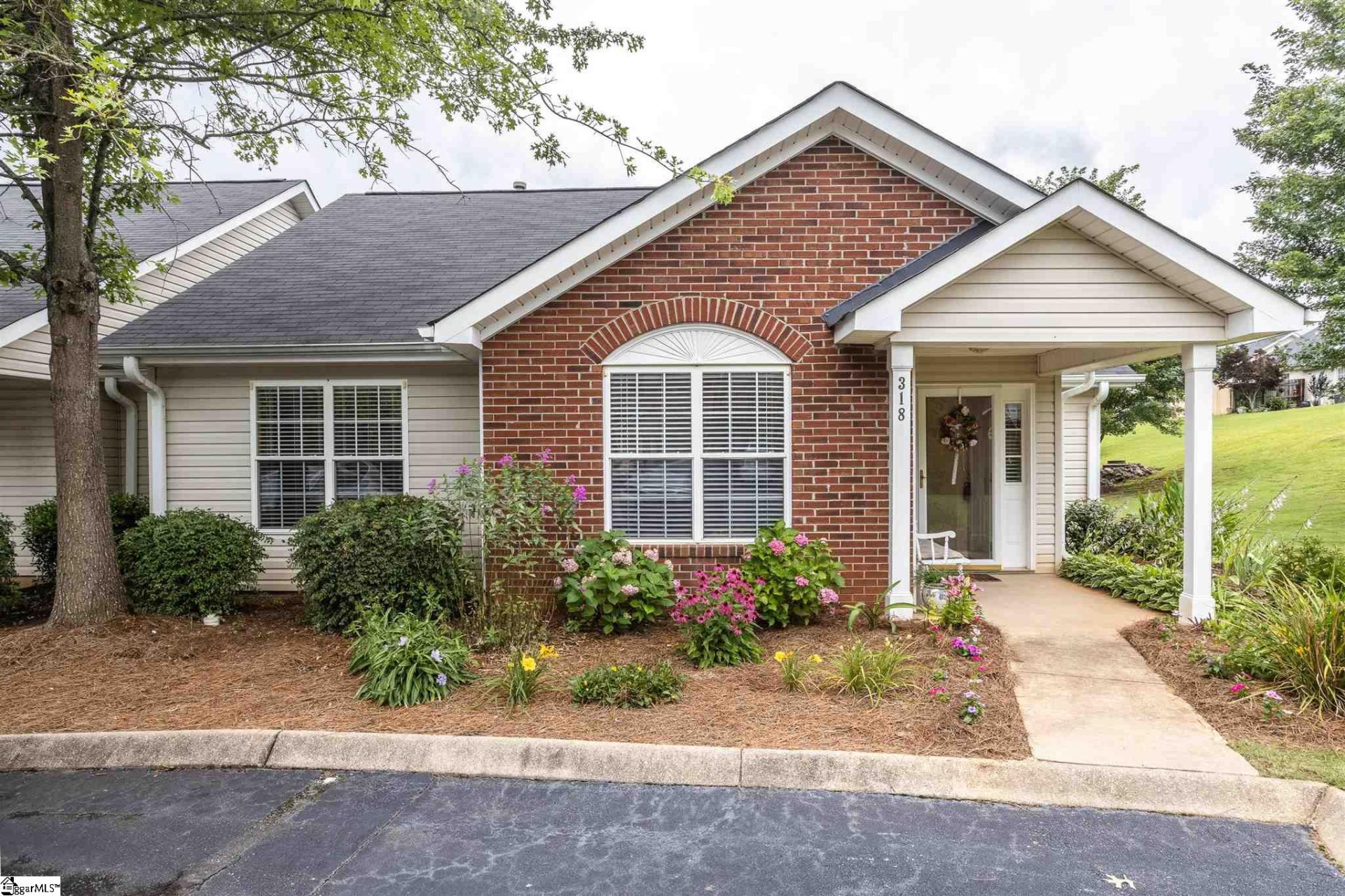 Property image 1 at 318 Woodruff Park Lane, Simpsonville, SC 29681