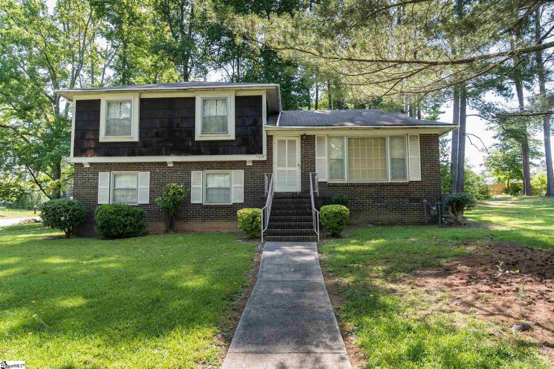 Property image 1 at 204 Seven Oaks Lane, Spartanburg, SC 29301