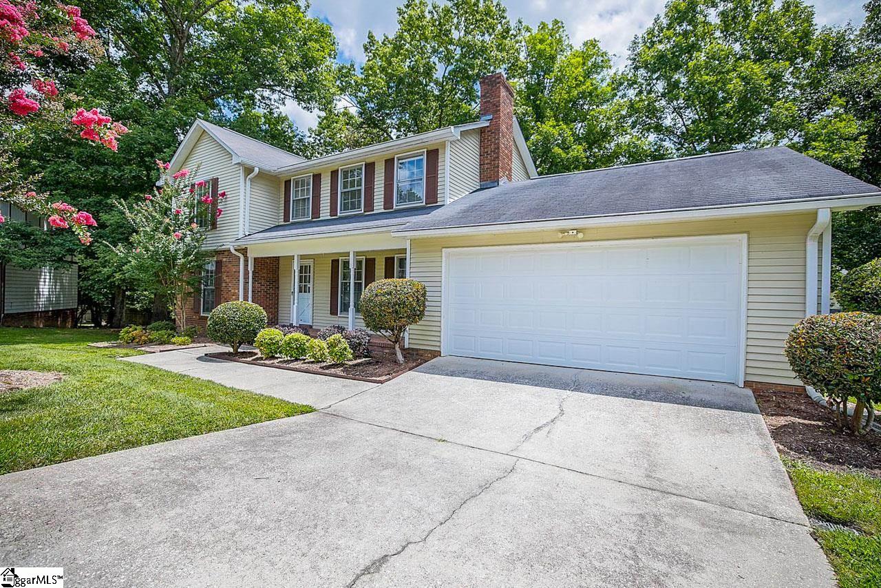 Property image 1 at 10 Raintree Court, Taylors, SC 29687