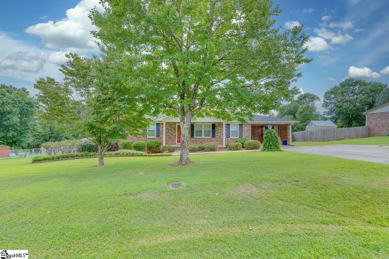 Property image 1 at 210 Bentwood Drive, Piedmont, SC 29673