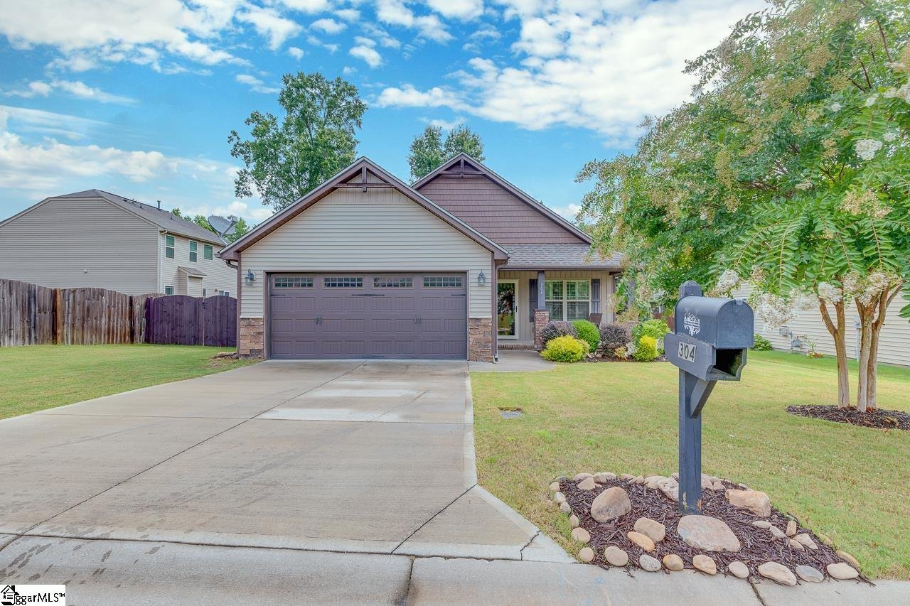 Property image 1 at 304 Sedgebrook Drive, Simpsonville, SC 29681
