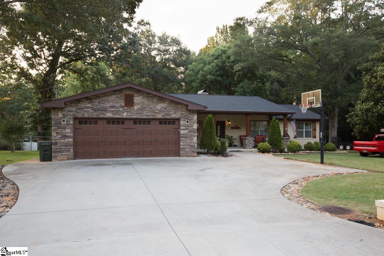 Property image 1 at 300 Bent Creek Drive, Greer, SC 29650