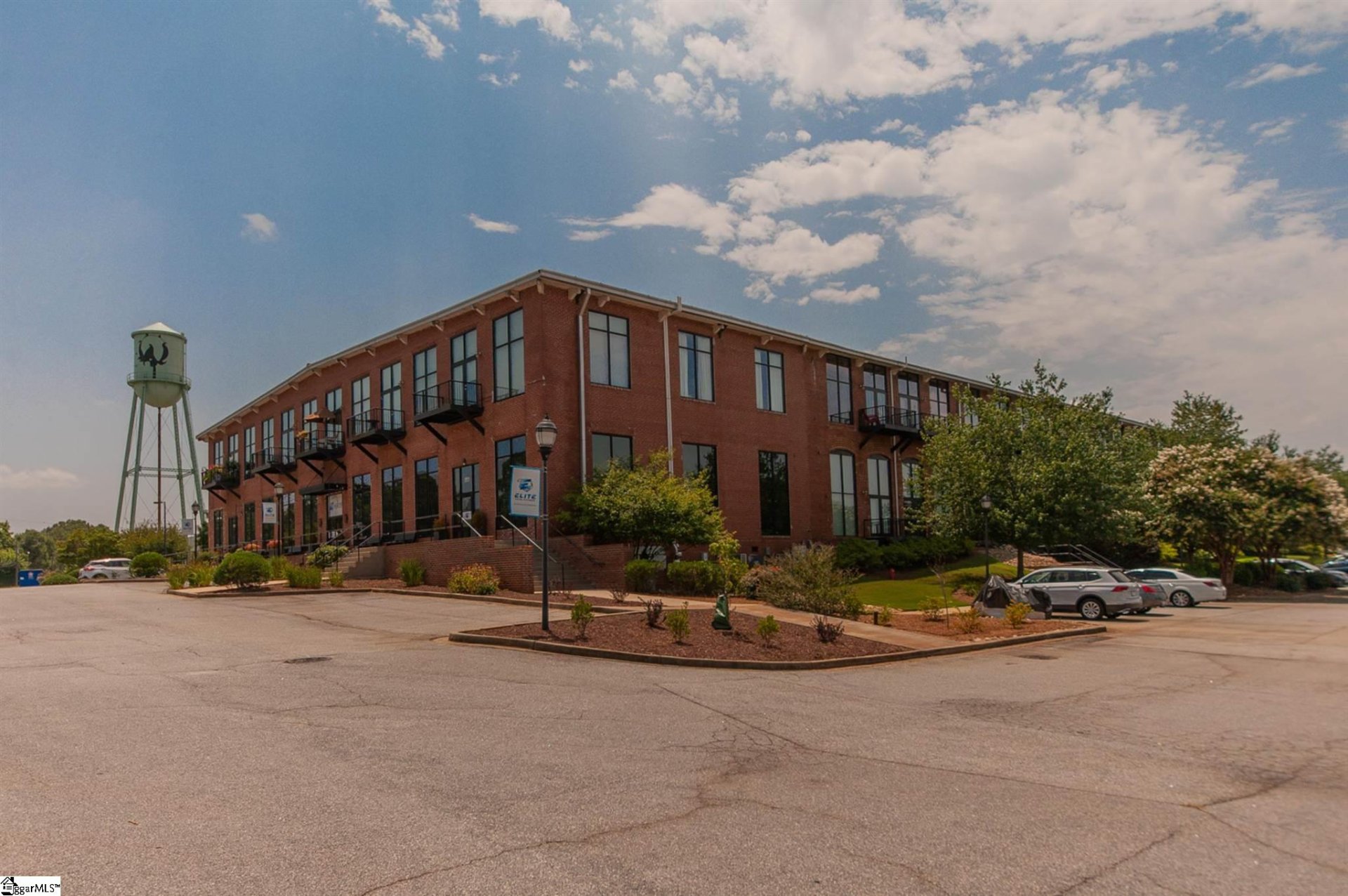 Property image 1 at 300 South Street, Simpsonville, SC 29681-2564