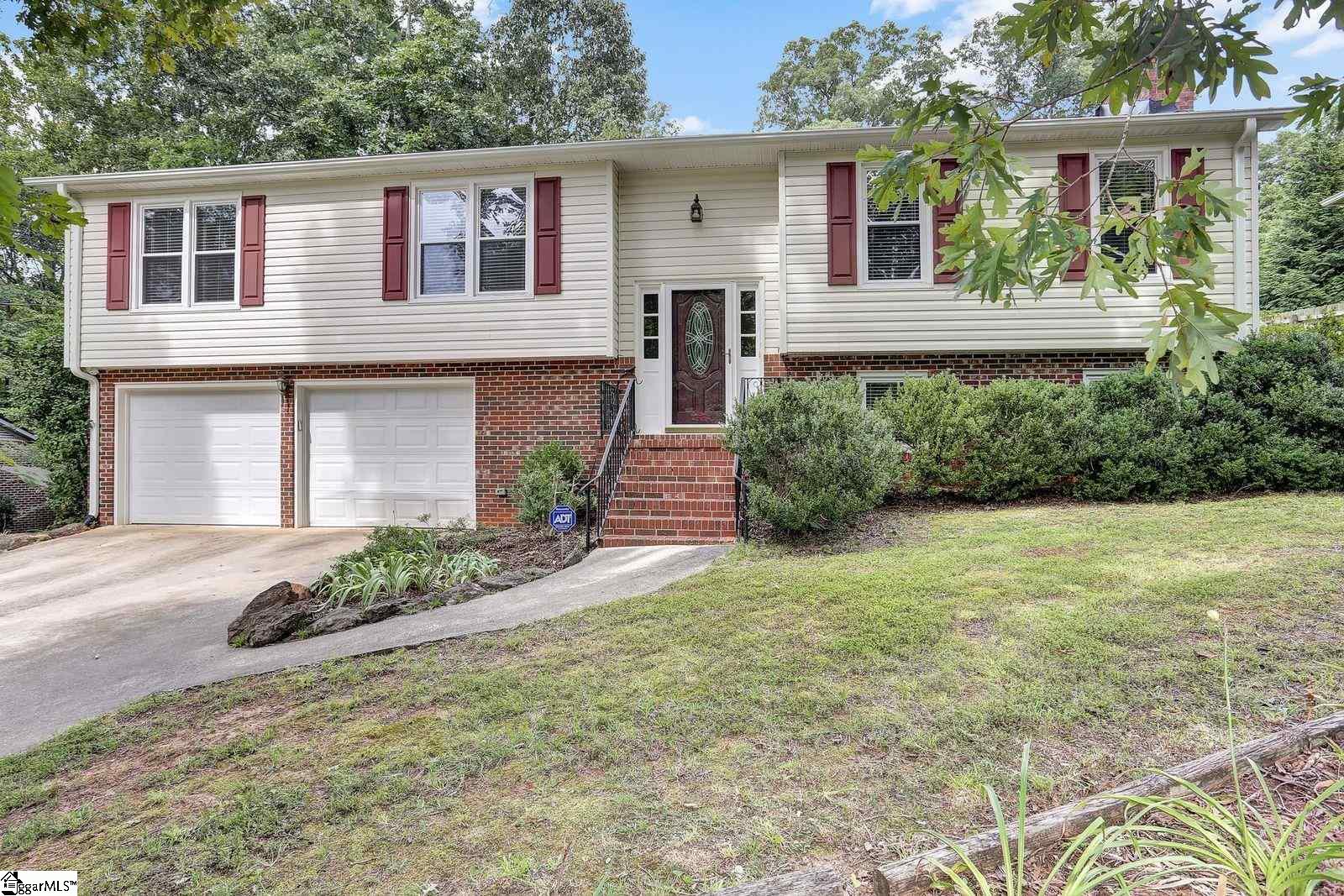 Property image 1 at 115 E Woodburn Drive, Taylors, SC 29687