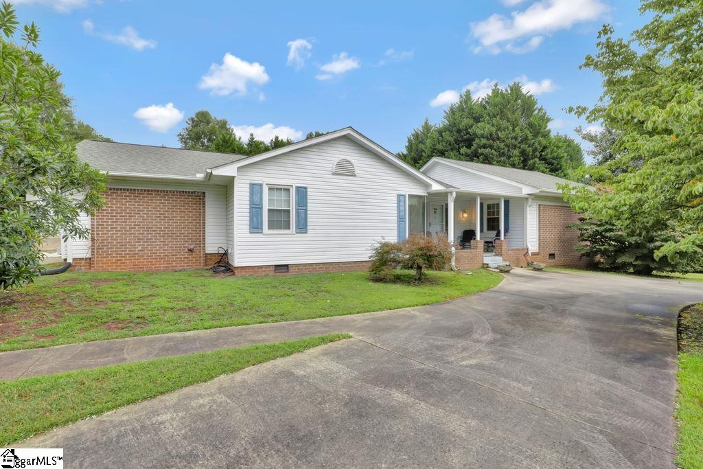 Property image 1 at 106 Buckingham Road, Easley, SC 29640