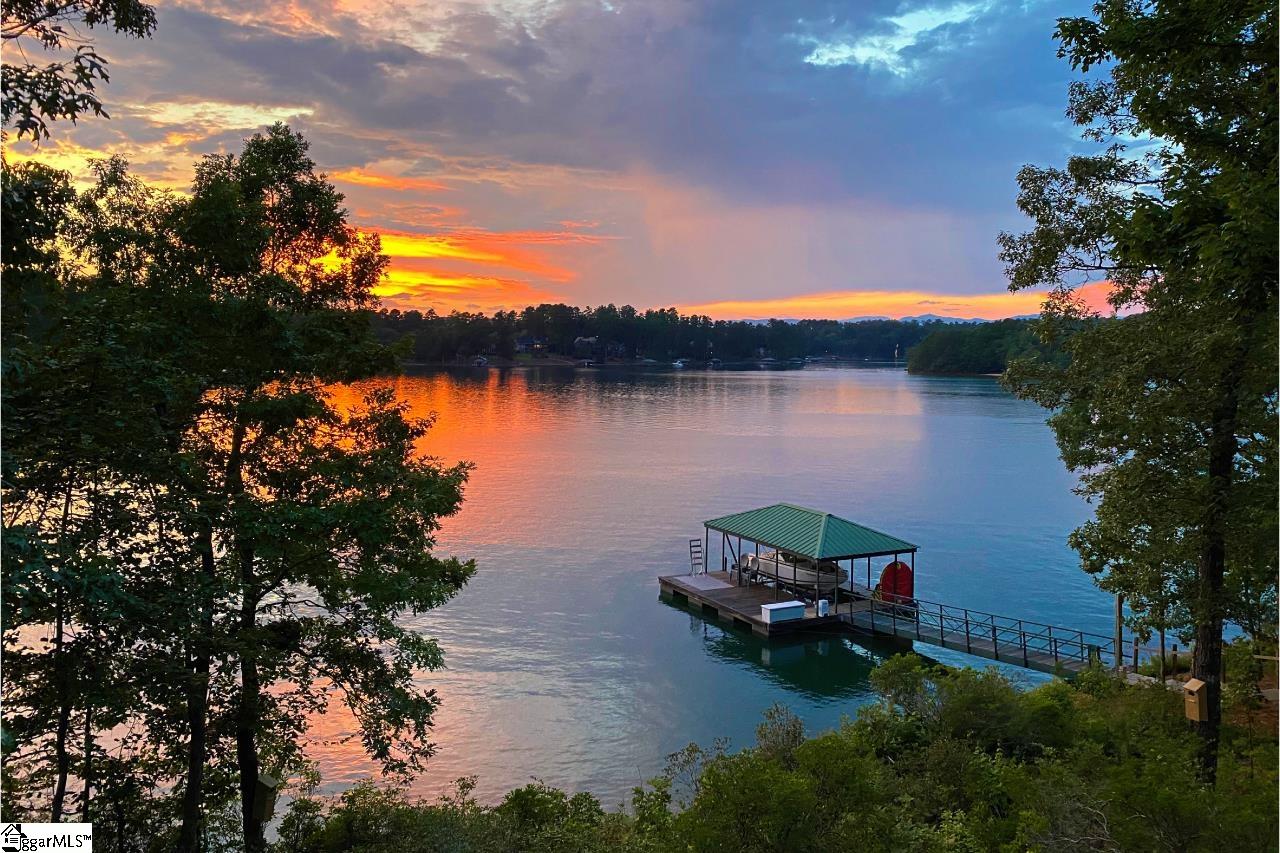 Property image 1 at 427 E Waterside Drive, Seneca, SC 19672