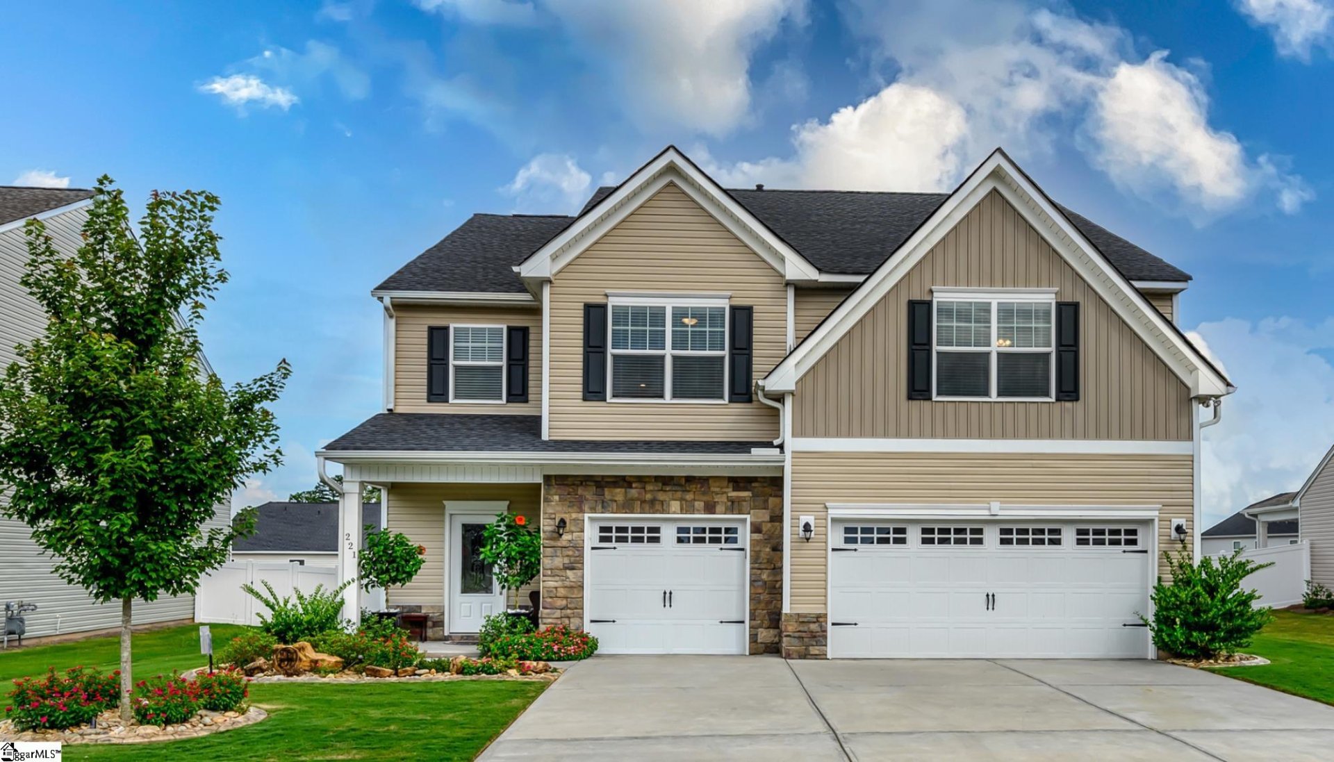Property image 1 at 221 Braselton Street, Duncan, SC 29334