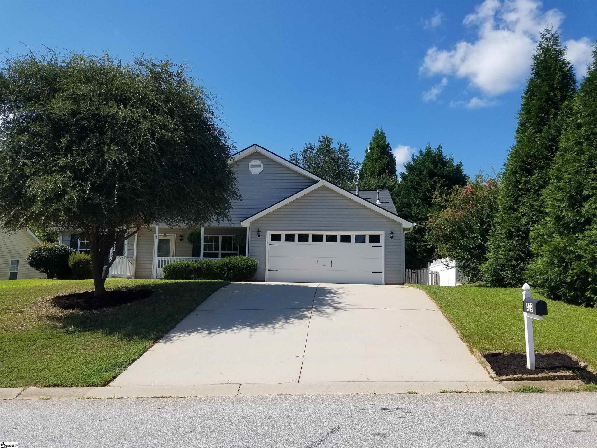 Property image 1 at 409 Lily Pond Lane, Taylors, SC 29687