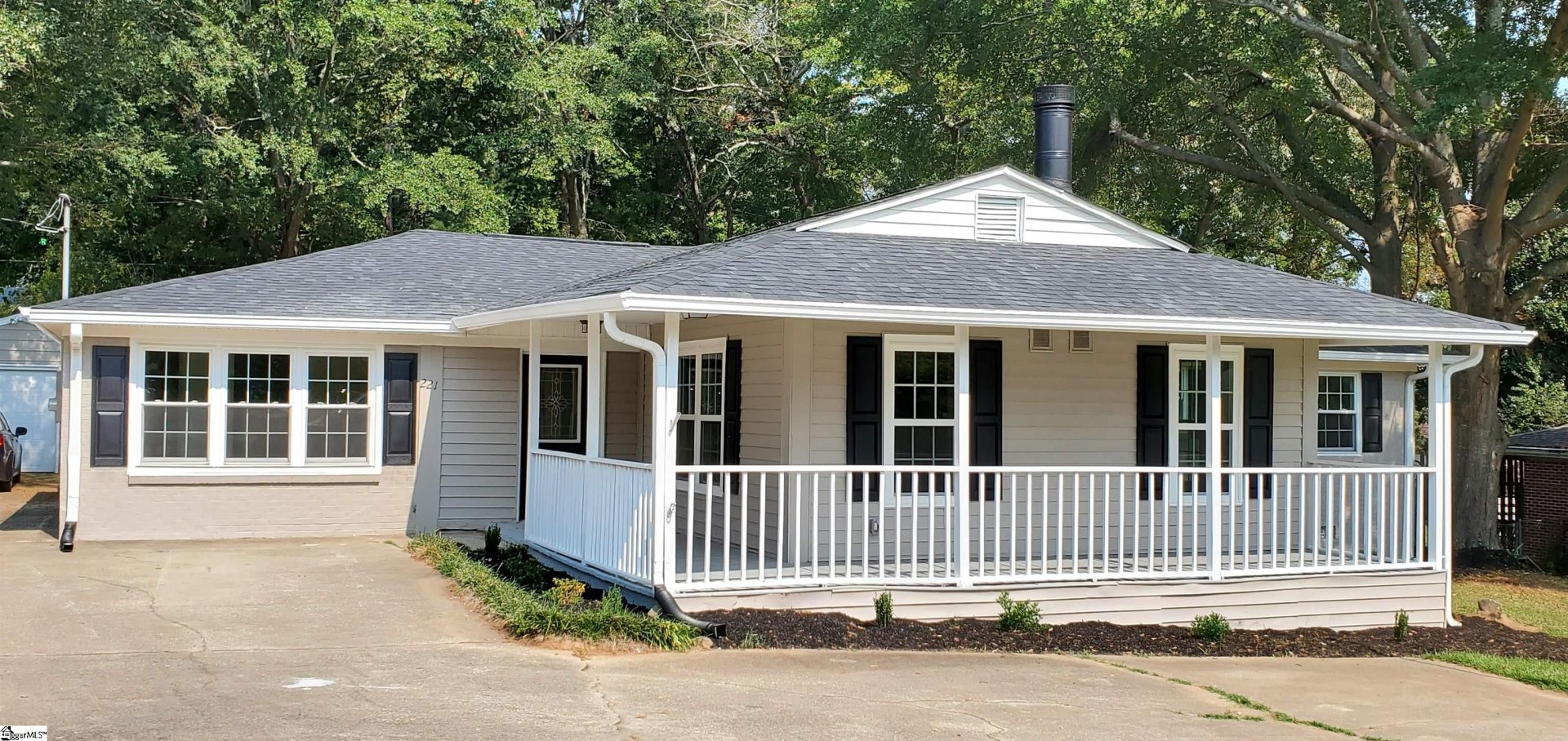 Property image 1 at 221 Fairfield Drive, Mauldin, SC 29662