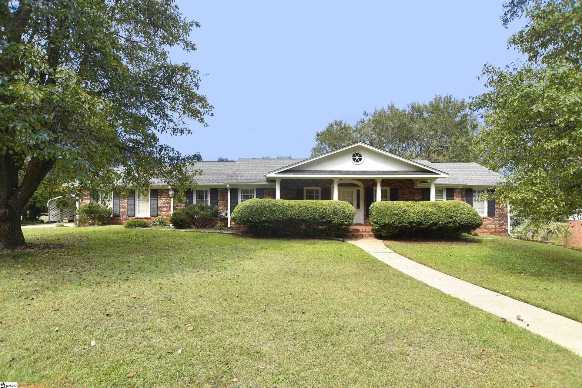 113 Churchill Avenue