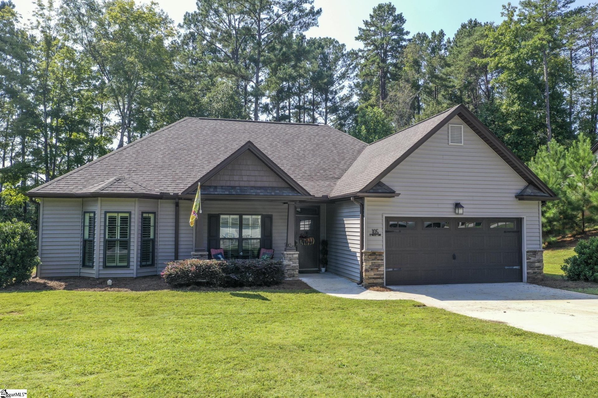 Property image 1 at 105 S Valley Lane, Greenville, SC 29611