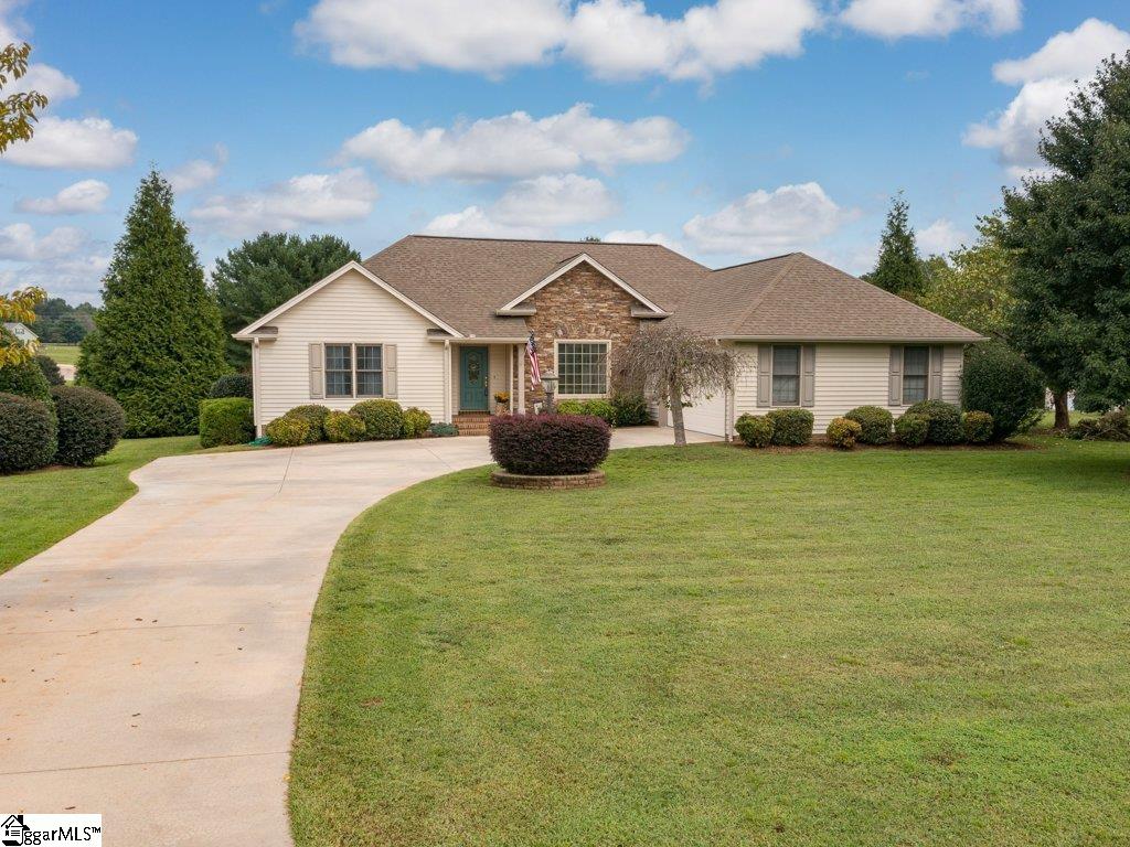 Property image 1 at 1325 Falcons Drive, Walhalla, SC 29691-3615