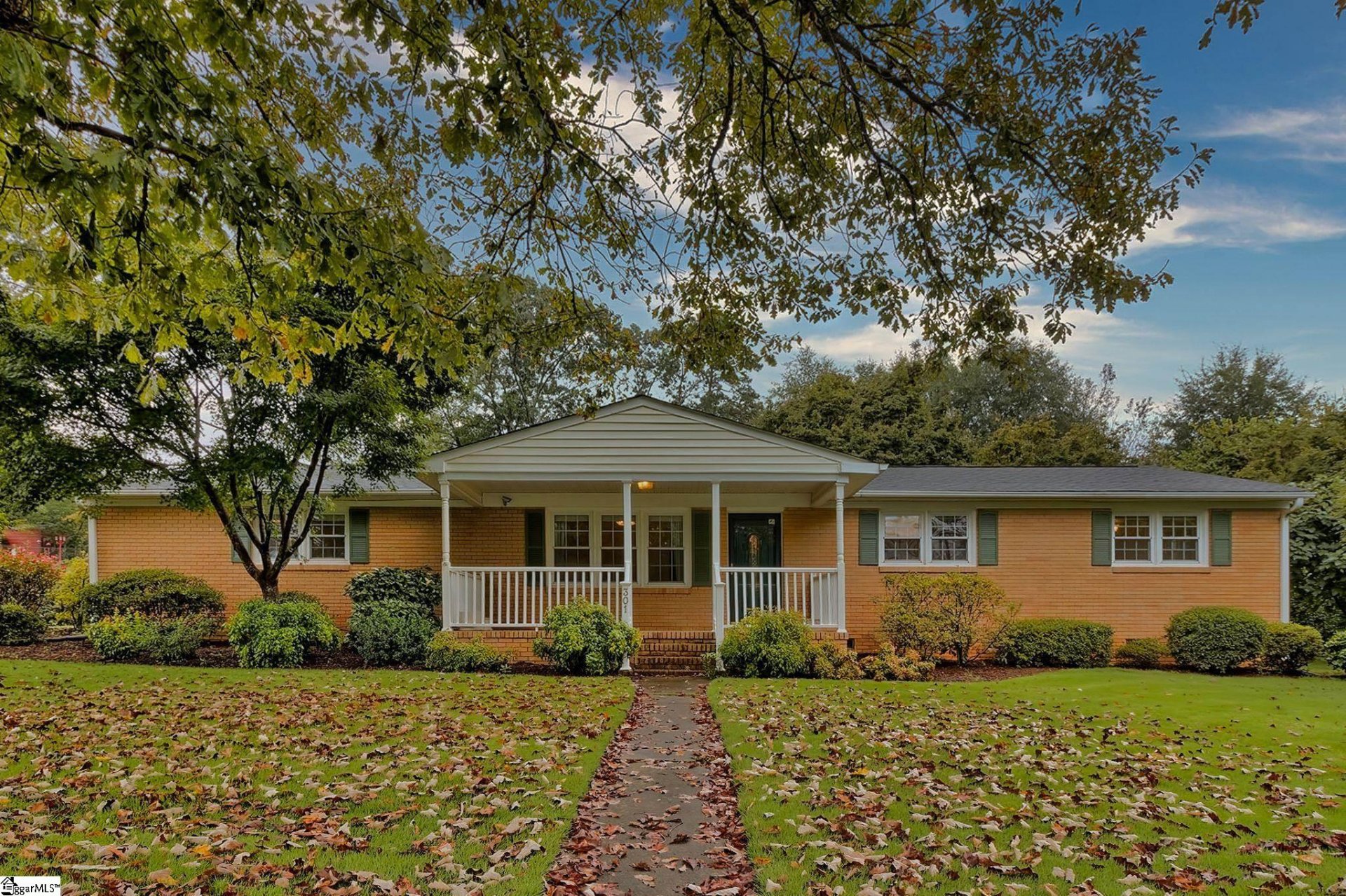 Property image 1 at 301 Kingsberry Drive, Easley, SC 29642