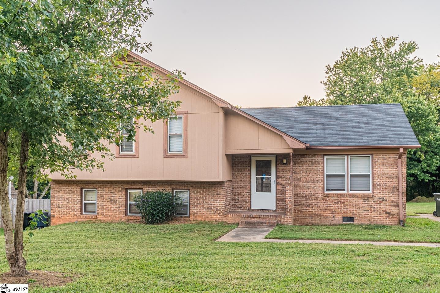 Property image 1 at 305 Brookmere Road, Simpsonville, SC 29681