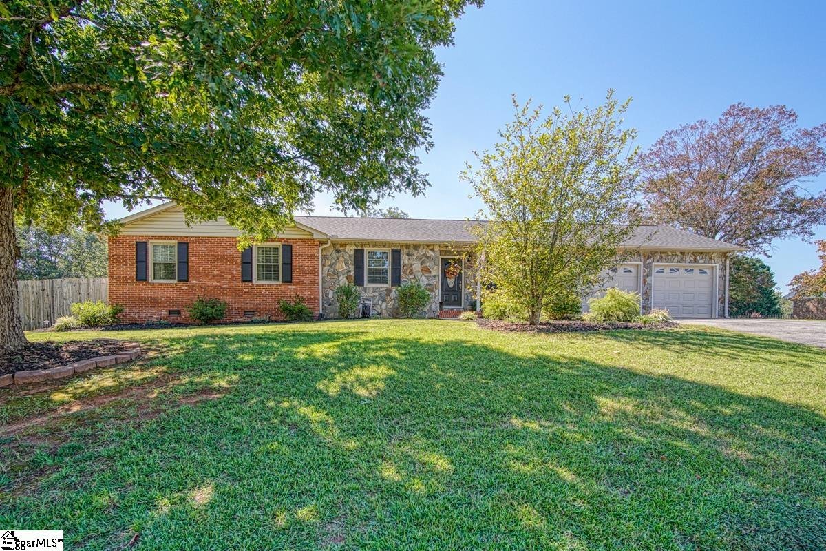 Property image 1 at 111 Ridgewood Drive, Inman, SC 29349