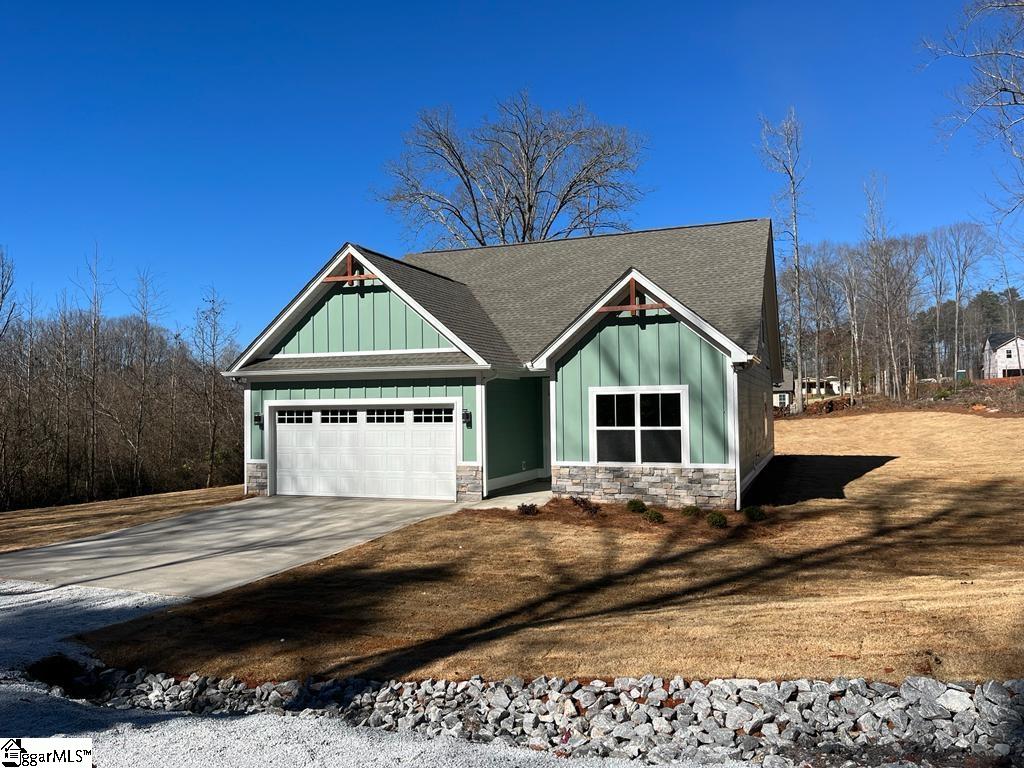 Property image 1 at 3 Alexandria Drive, Greenville, SC 29605-5062