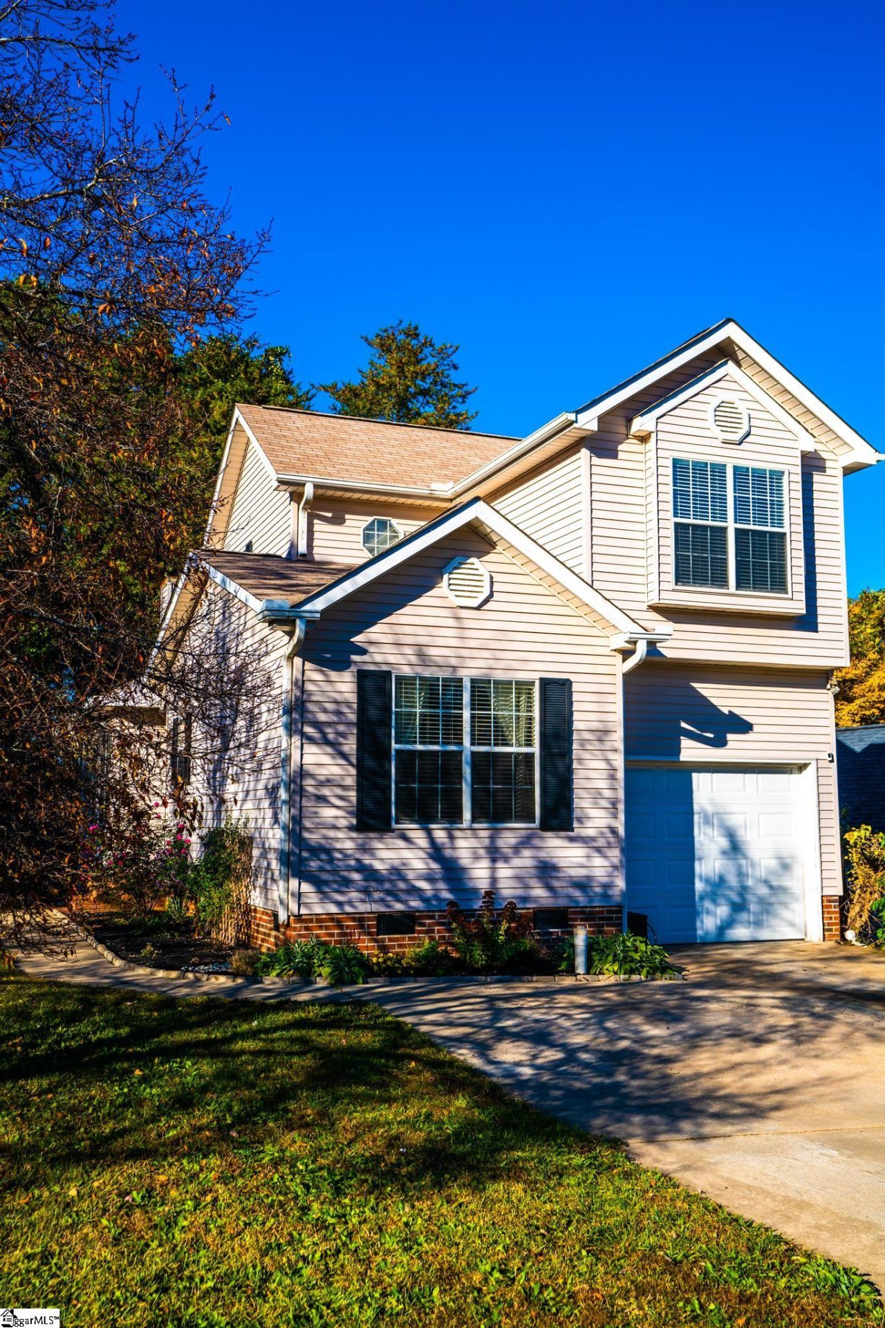 Property image 1 at 5 Lantern Lane, Greer, SC 29651