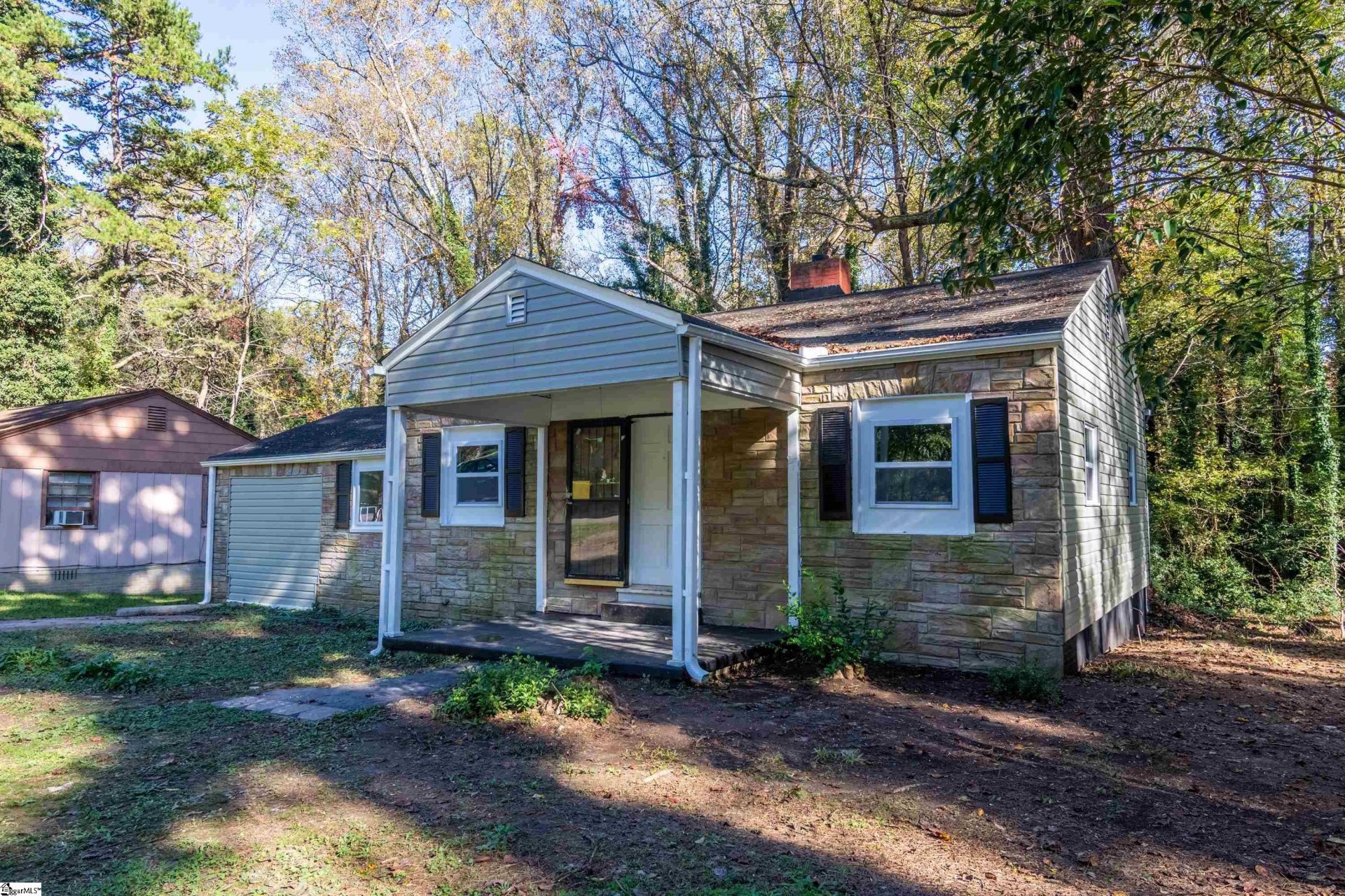 Property image 1 at 27 Foxhall Road, Greenville, SC 29605-2516