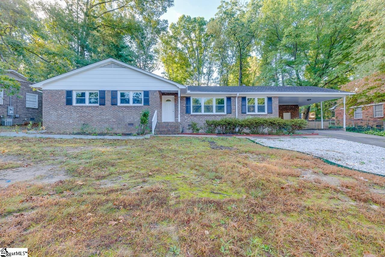 Property image 1 at 8 Confederate Circle, Taylors, SC 29687