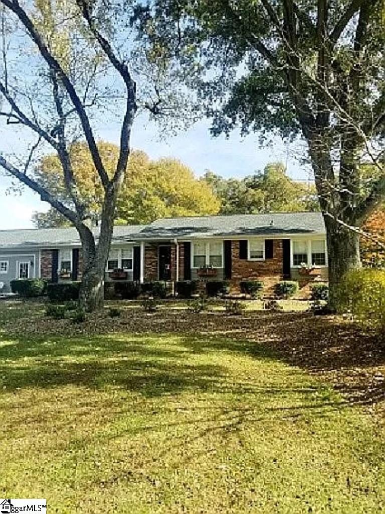 Property image 1 at 6 Dexter Drive, Taylors, SC 29687