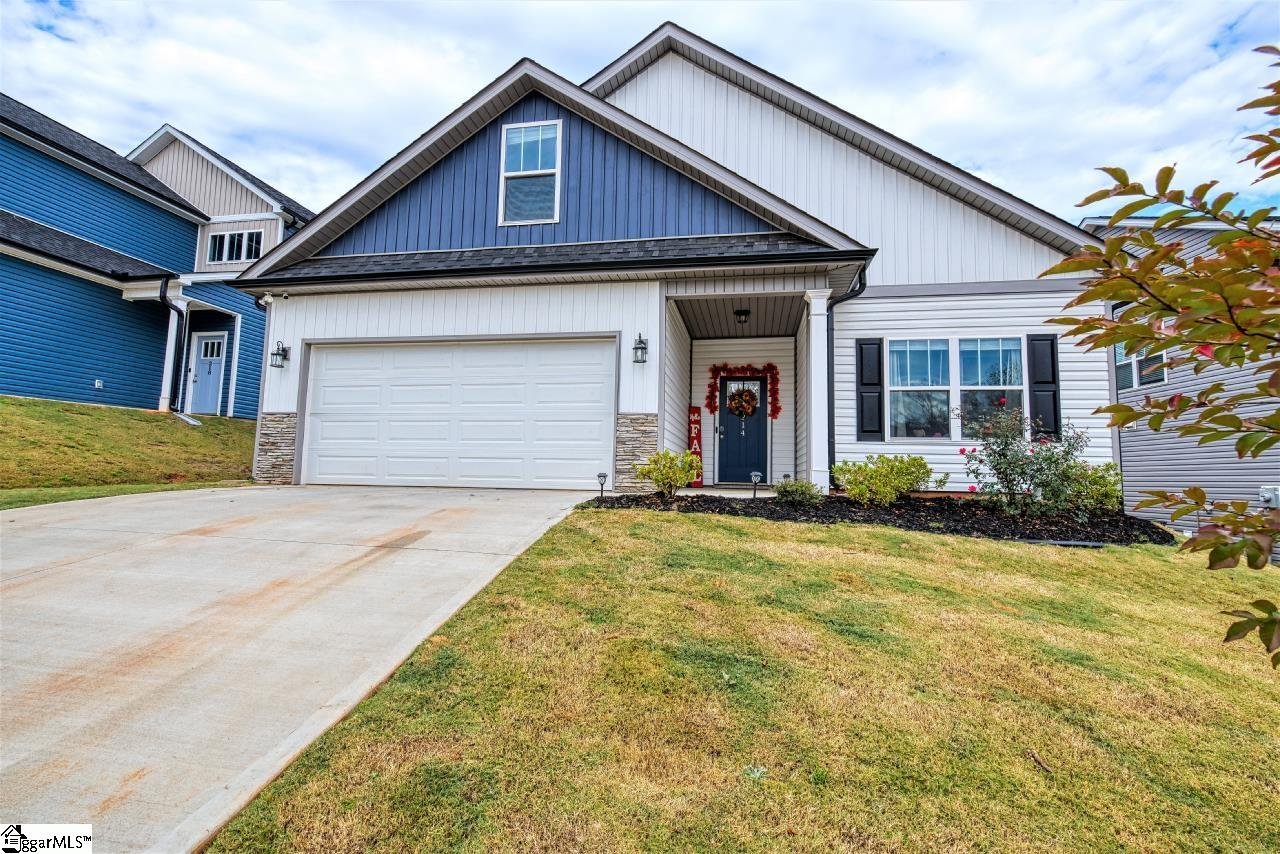 Property image 1 at 214 Rosewood Circle, Duncan, SC 29334