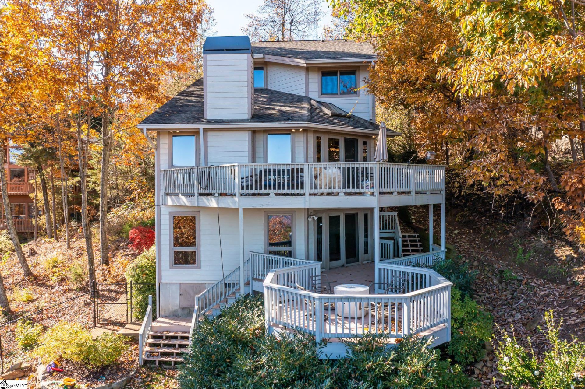 Property image 1 at 11 Old Altamont Ridge Road, Greenville, SC 29609