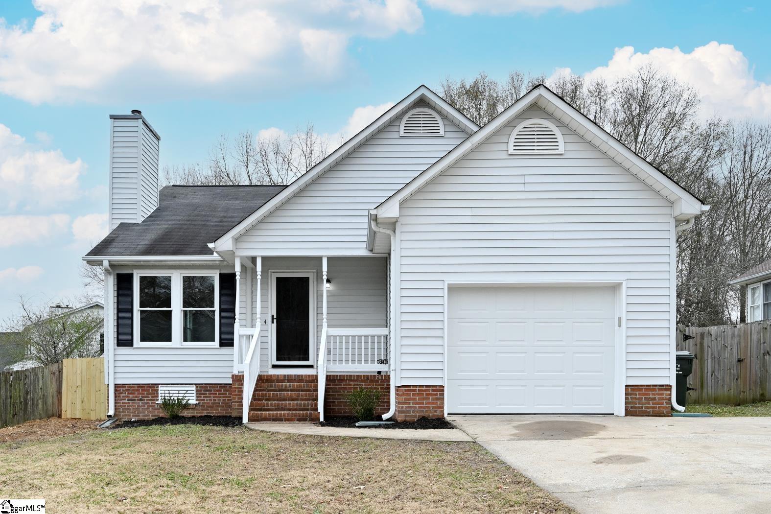 Property image 1 at 120 Charmar Way, Taylors, SC 29687