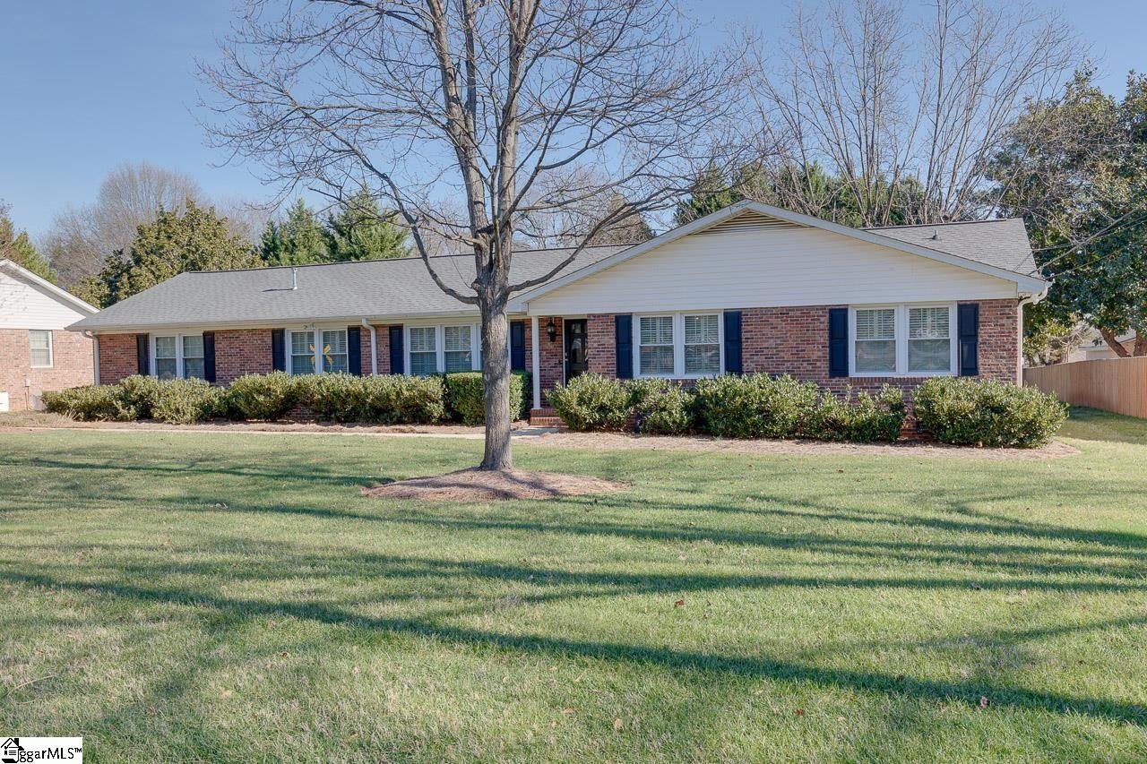Property image 1 at 9 Howell Circle, Greenville, SC 29615