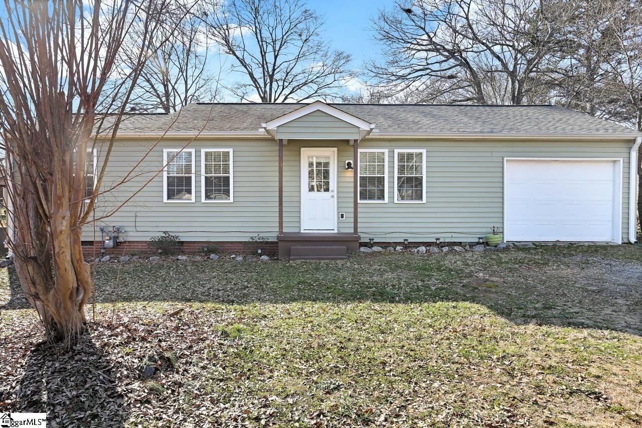 Property image 1 at 220 Mark Street, Easley, SC 29640