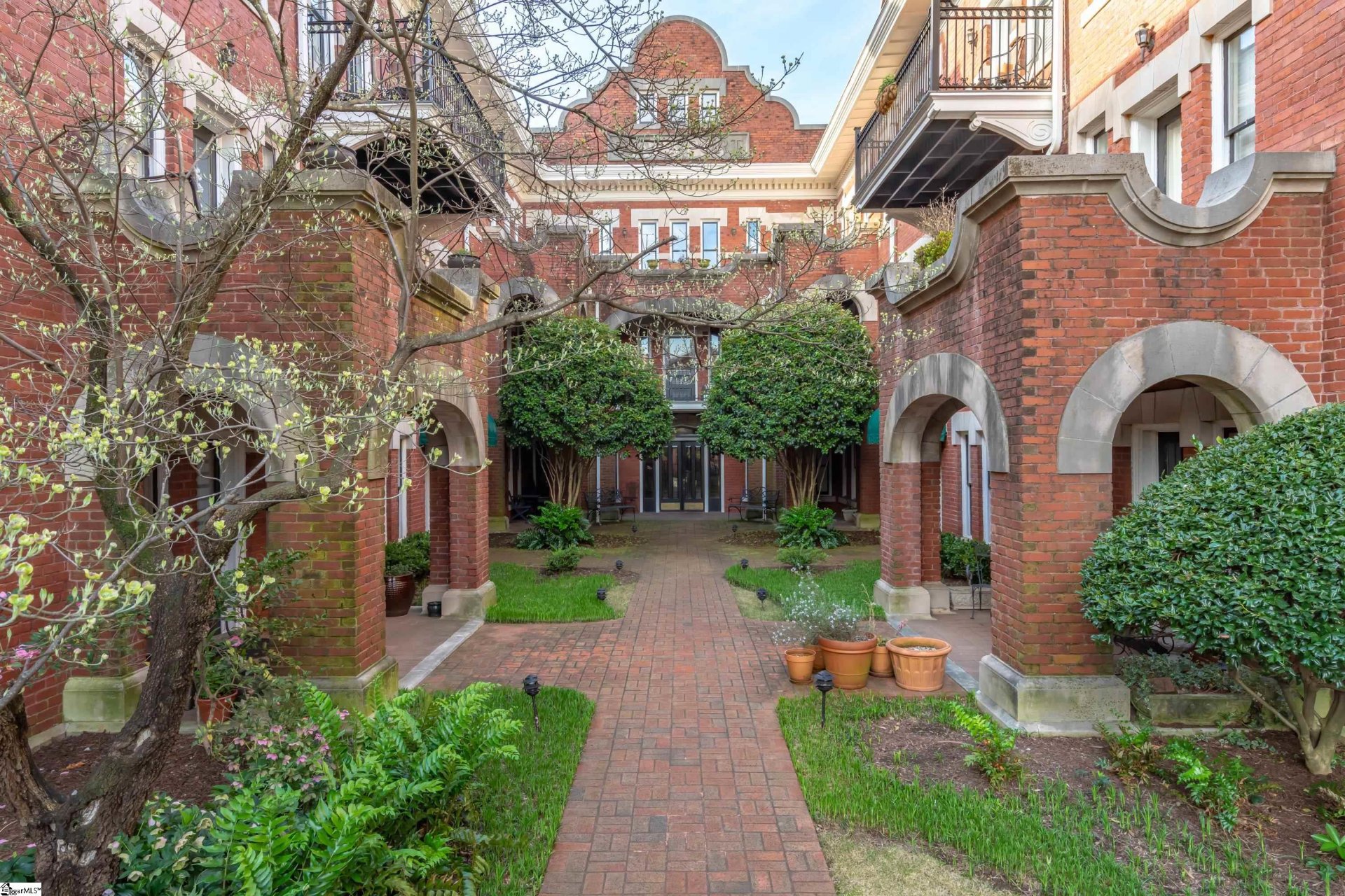 Property image 1 at 400 E Washington Street, Greenville, SC 29601