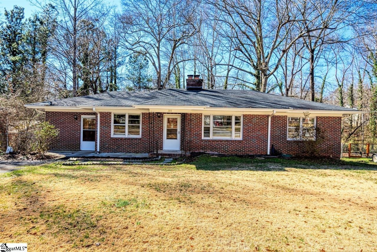 Property image 1 at 205 Helen Street, Simpsonville, SC 29681