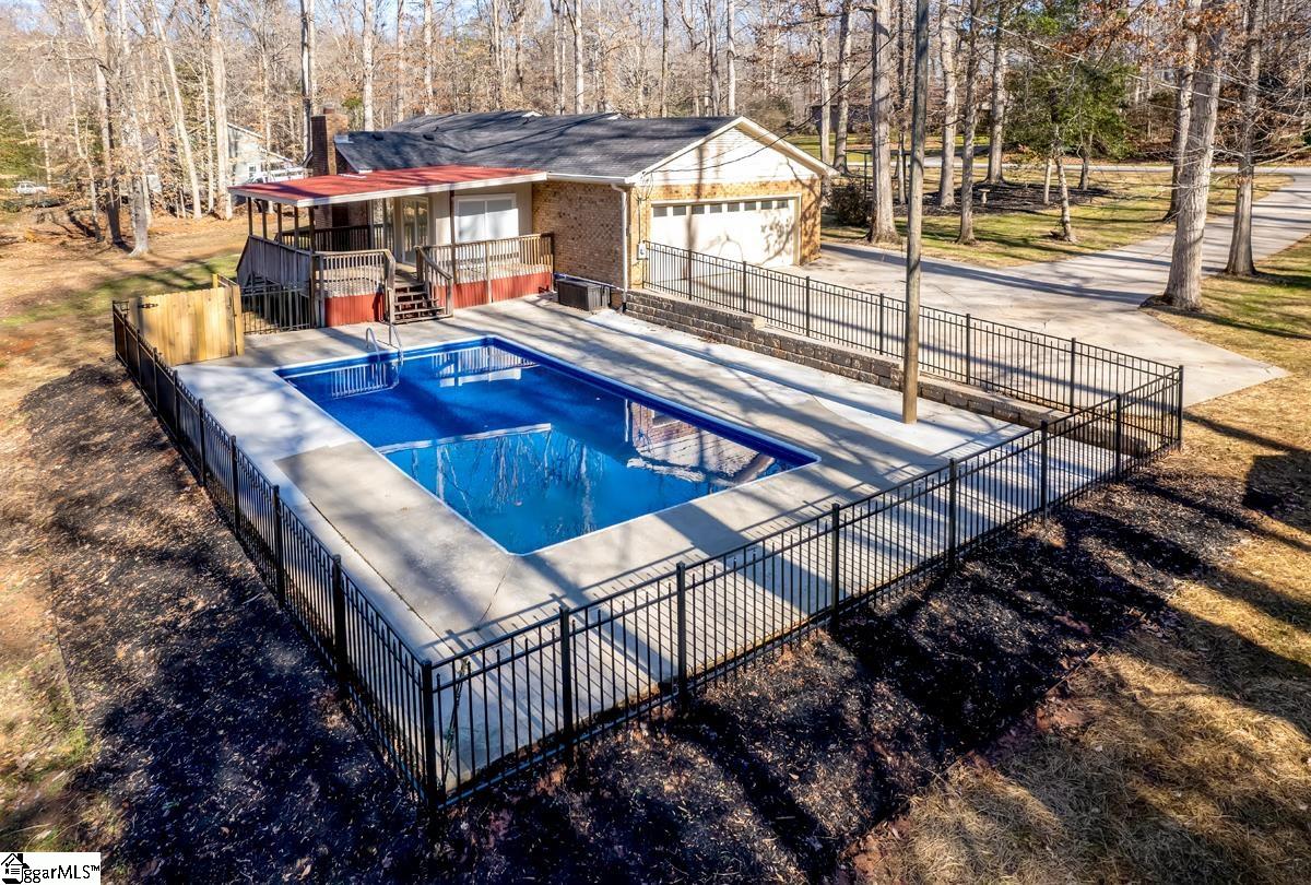 Property image 1 at 201 Kingswood Way, Easley, SC 29640