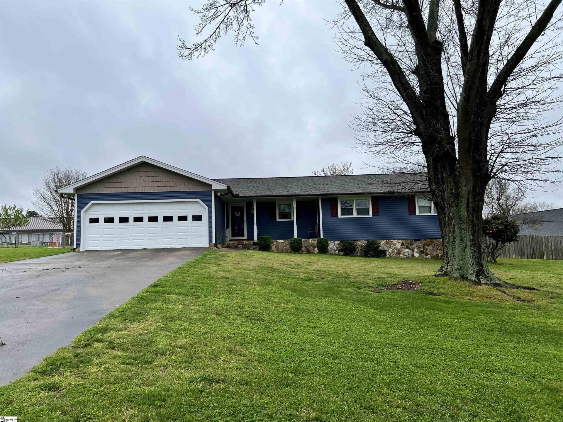 105 Stonehaven Drive