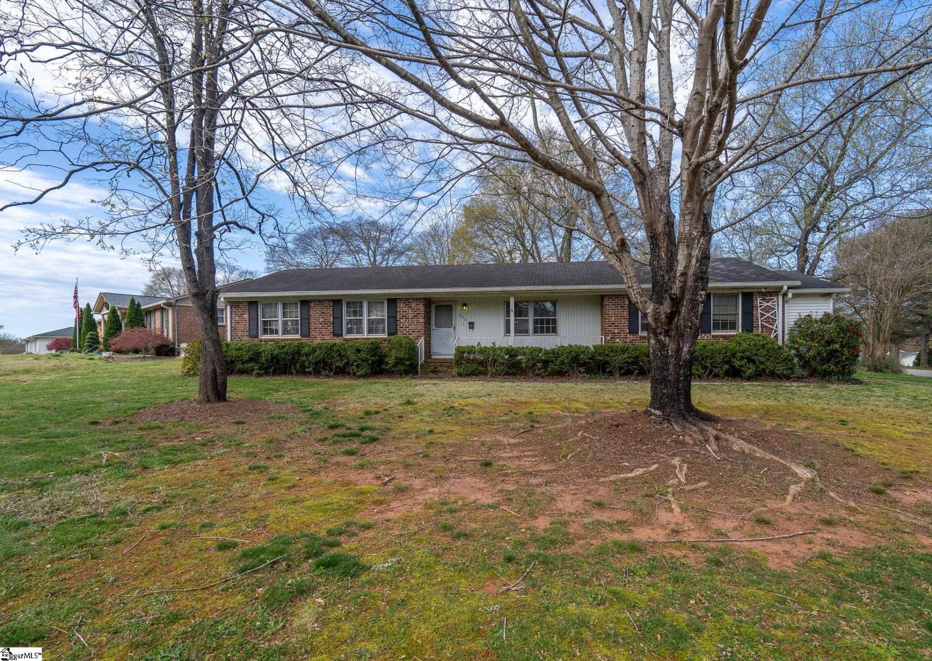 Property image 1 at 207 Lakewood Circle, Greer, SC 29651-5956