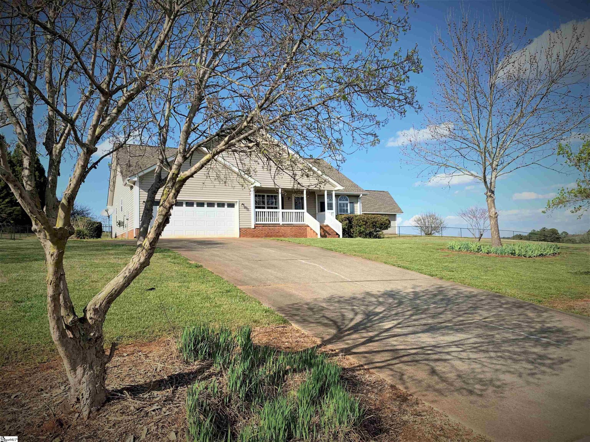 Property image 1 at 233 Campaign Trail, Duncan, SC 29334