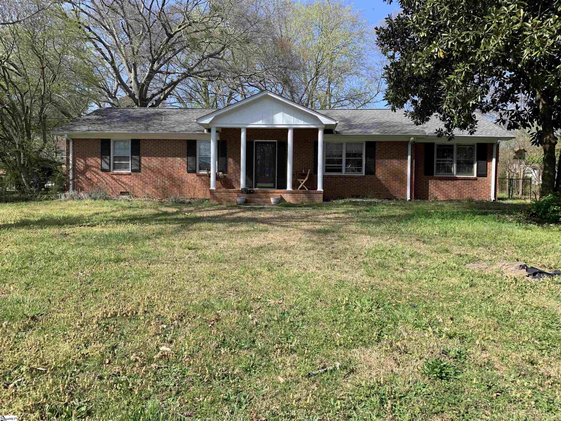 Property image 1 at 11 Woodleigh Drive, Taylors, SC 29687-3658