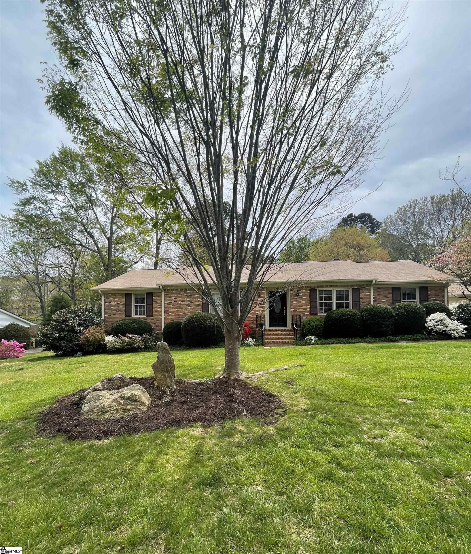 Property image 1 at 10 Holly Circle, Greenville, SC 29607