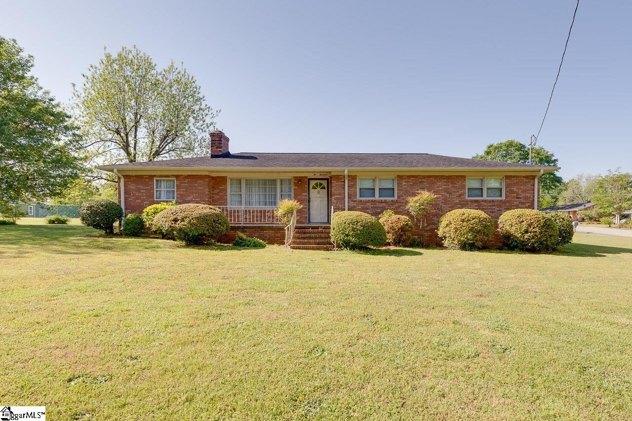 Property image 1 at 200 Sondra Avenue, Easley, SC 29642
