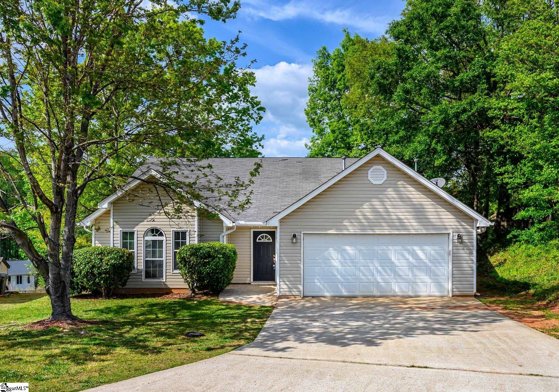 Property image 1 at 8 Stetson Court, Mauldin, SC 29662