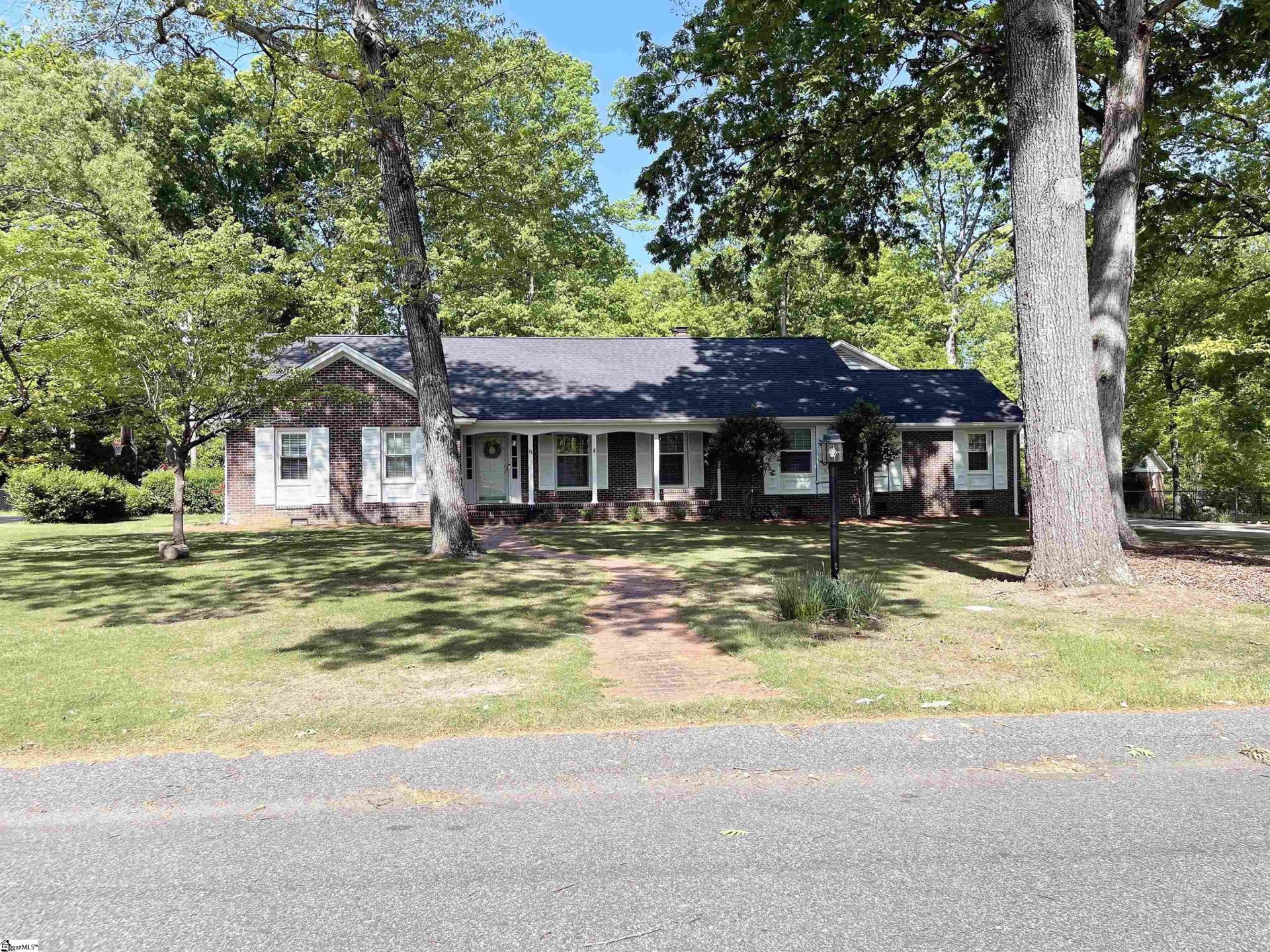 Property image 1 at 11 Kimberly Lane, Taylors, SC 29687