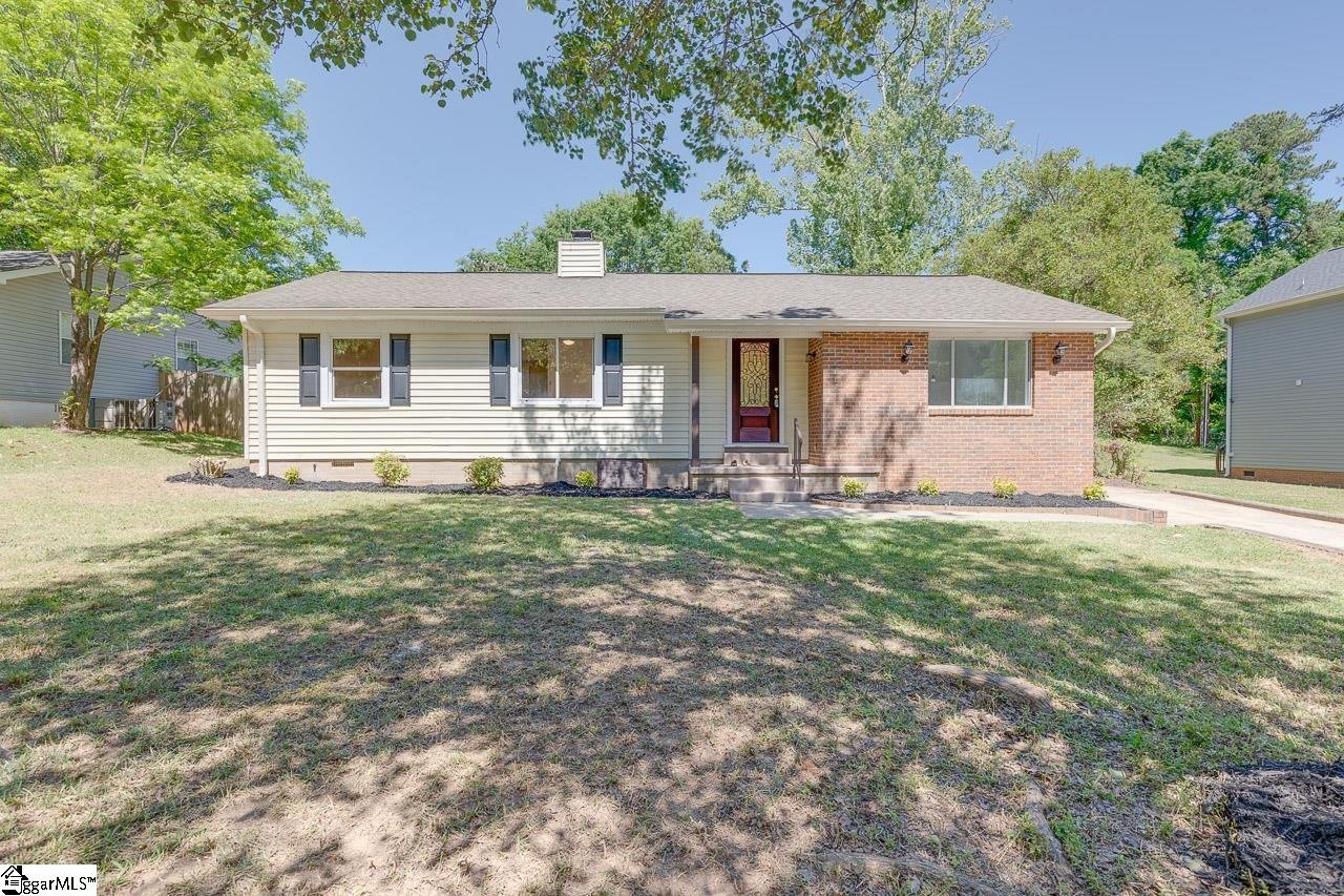 Property image 1 at 12 Foxhall Road, Greenville, SC 29605