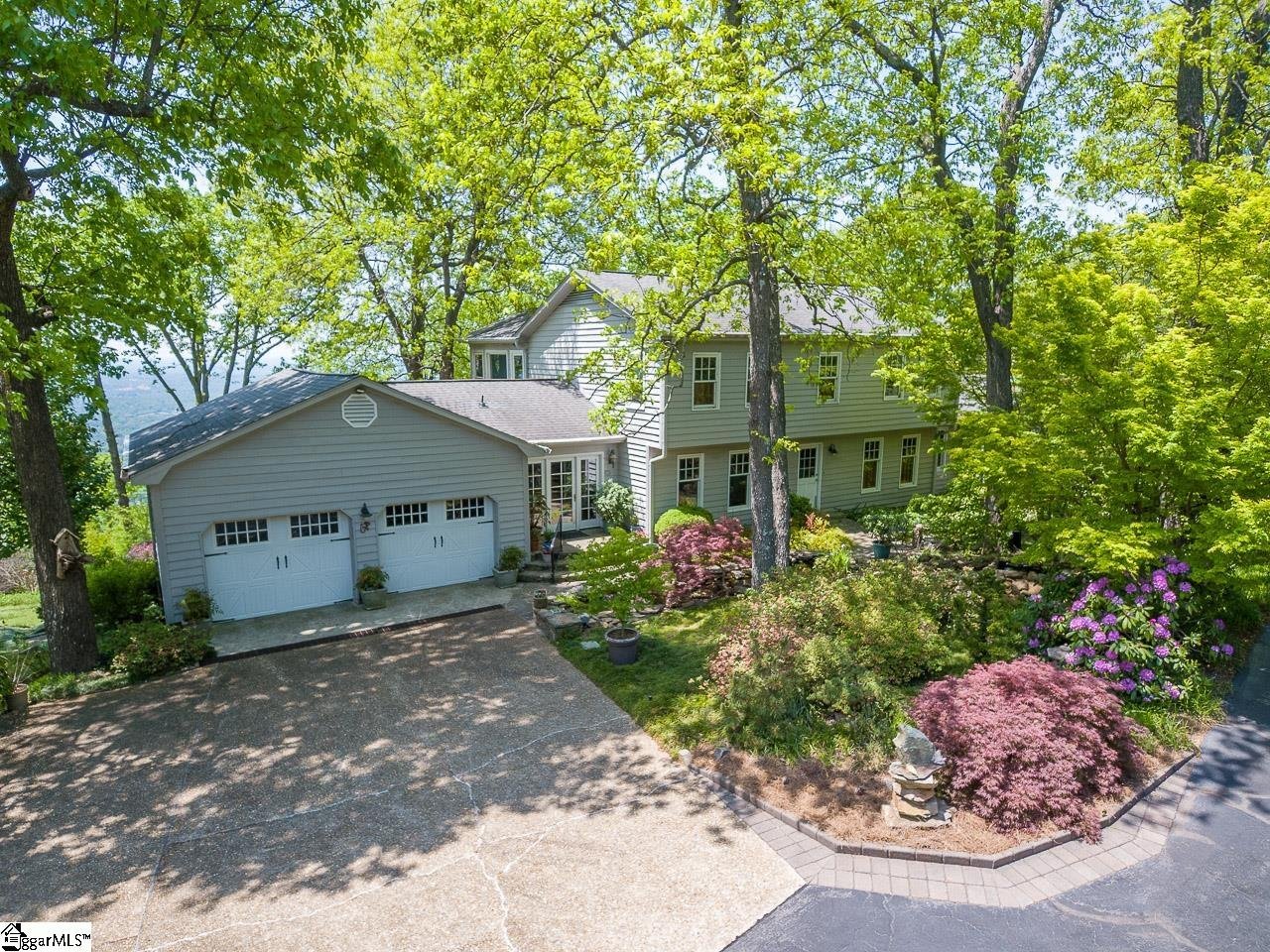 300 Lake Circle Drive