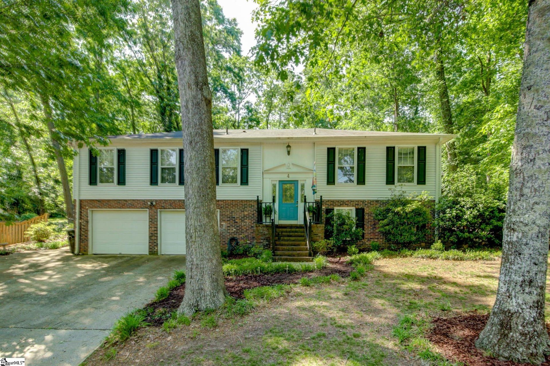 Property image 1 at 4 E Woodburn Drive, Taylors, SC 29687