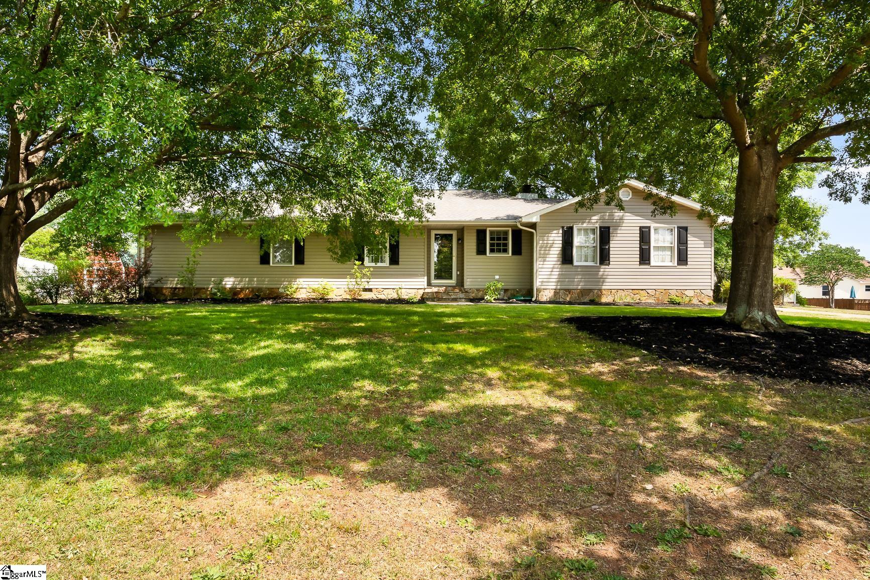 Property image 1 at 105 Oxmoor Drive, Anderson, SC 29625