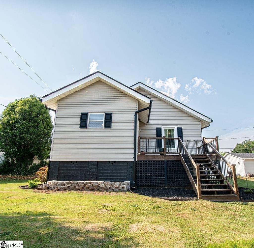 Property image 1 at 3 Crest Street, Lyman, SC 29365