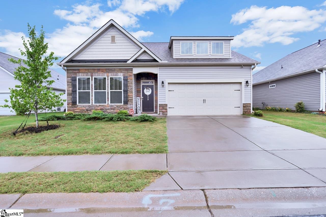 Property image 1 at 429 Meadowpark Lane, Duncan, SC 29334